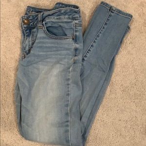 American Eagle light wash stretch jeans size 6